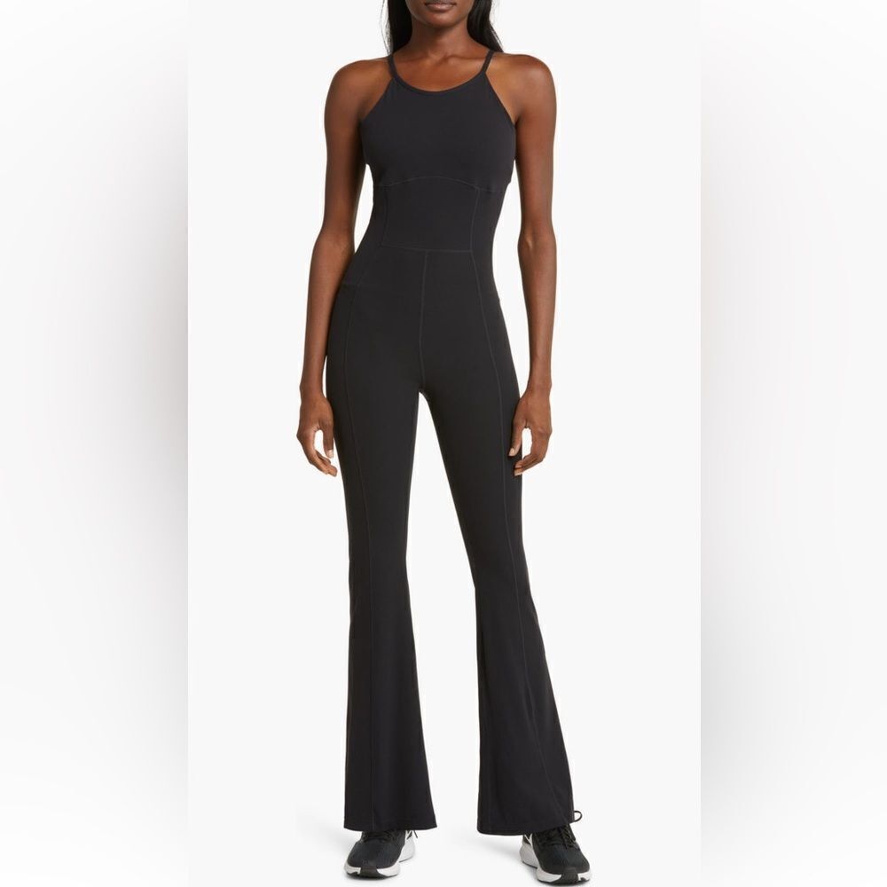 Nike Women’s Dri-Fit Tight Fit Jumpsuit Xs